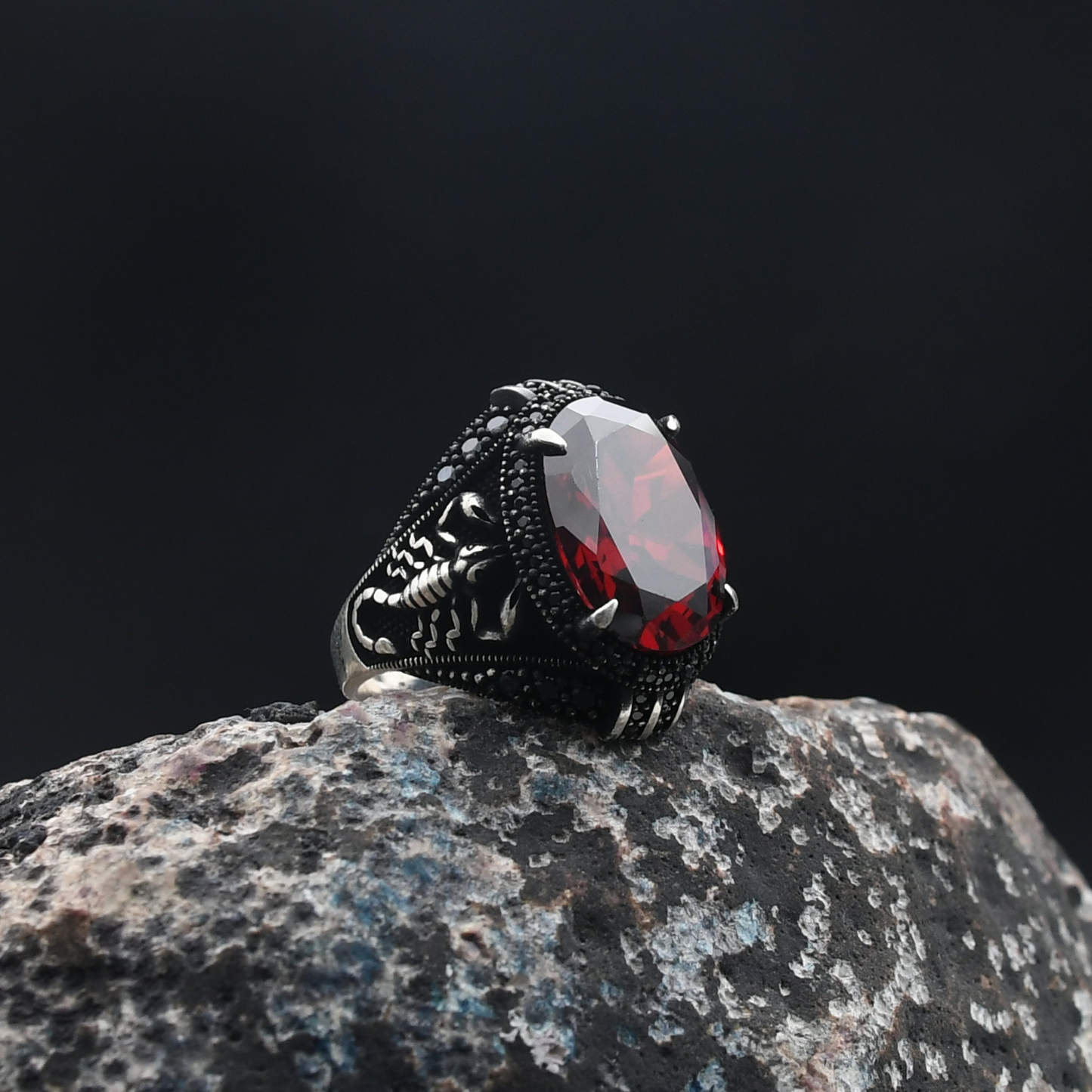 Akrep Figürlü Gümüş Yüzük