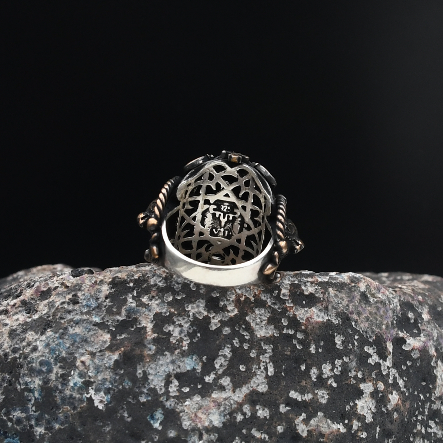 Kurt Kafası Figürlü Sıkma Kehribar Ve Mistik Topaz Taşlı Gümüş Yüzük