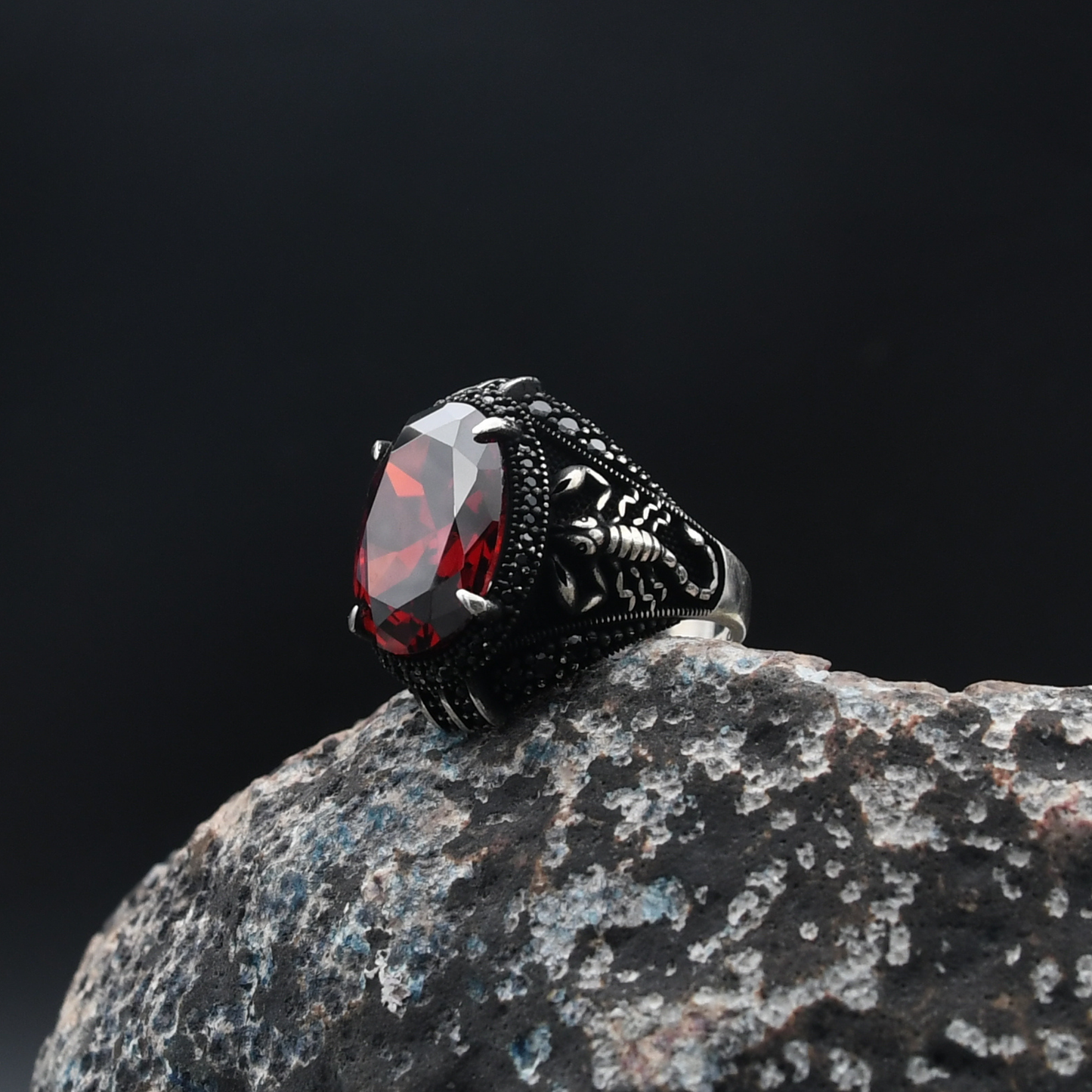 Akrep Figürlü Gümüş Yüzük