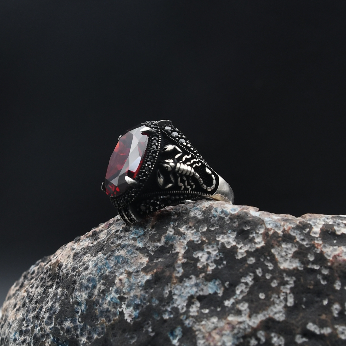 Akrep Figürlü Gümüş Yüzük