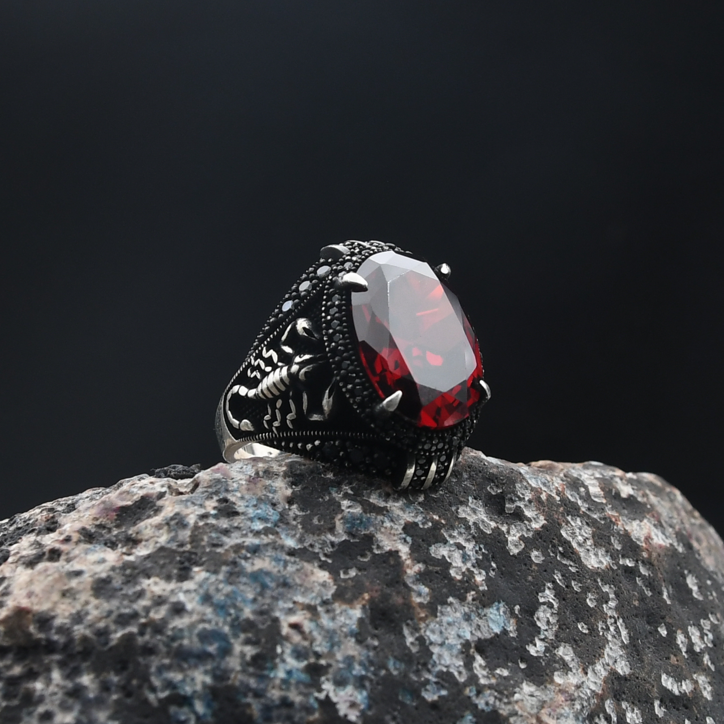 Akrep Figürlü Gümüş Yüzük