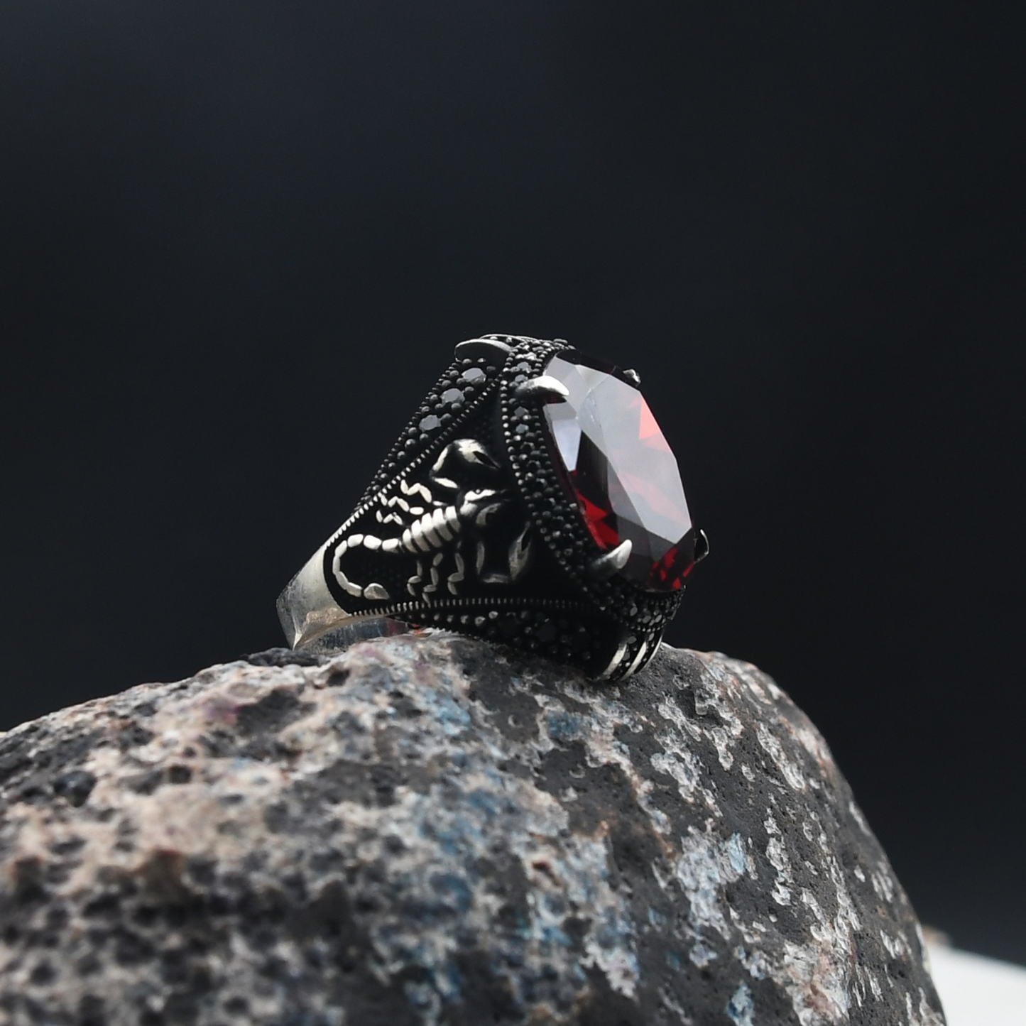 Akrep Figürlü Gümüş Yüzük