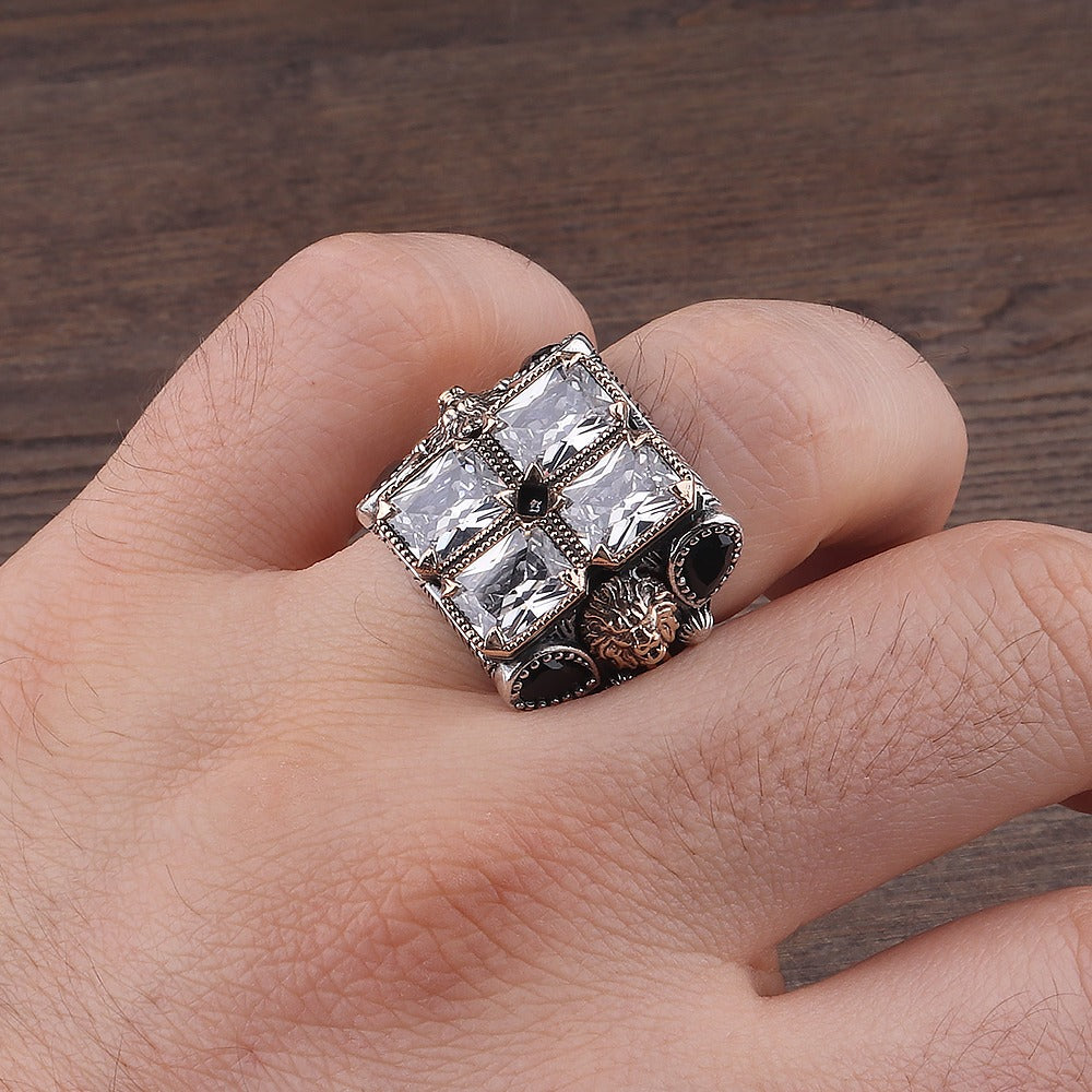 Aslan Figürlü Beyaz Zirkon Taşlı Gümüş Yüzük