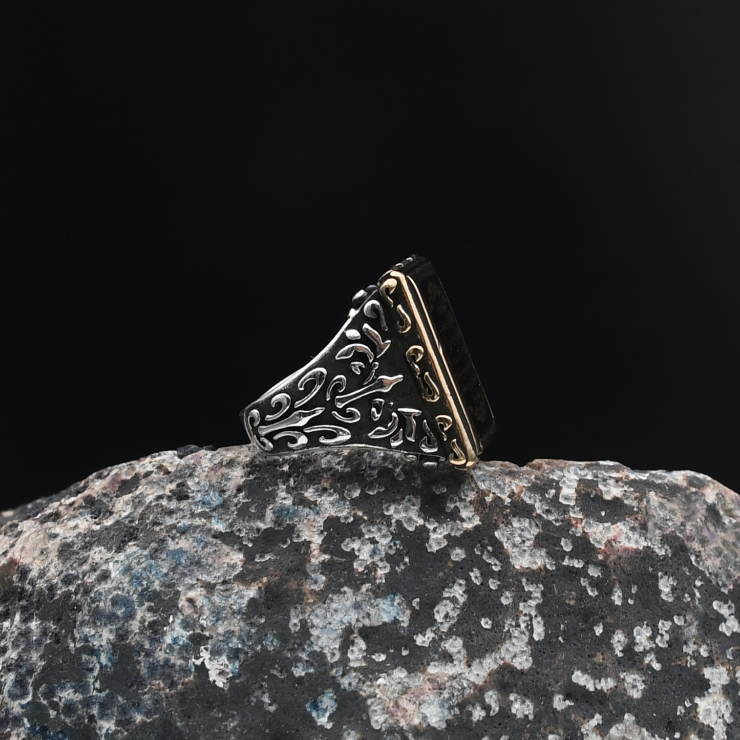 Ayetel Kürsi Yazılı Mineli Gümüş Yüzük